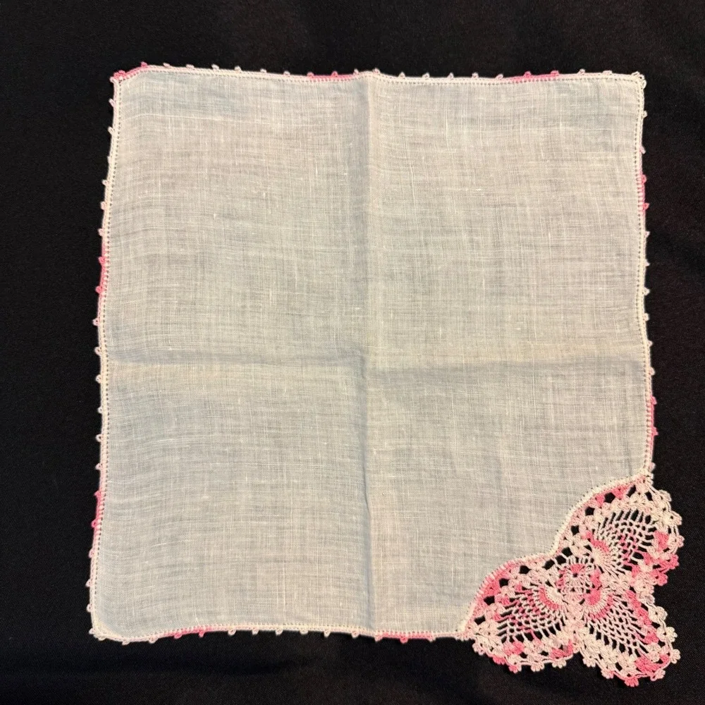 Vintage‎ Pink Ombre Crochet Butterfly Corner Linen Hankie Handkerchief